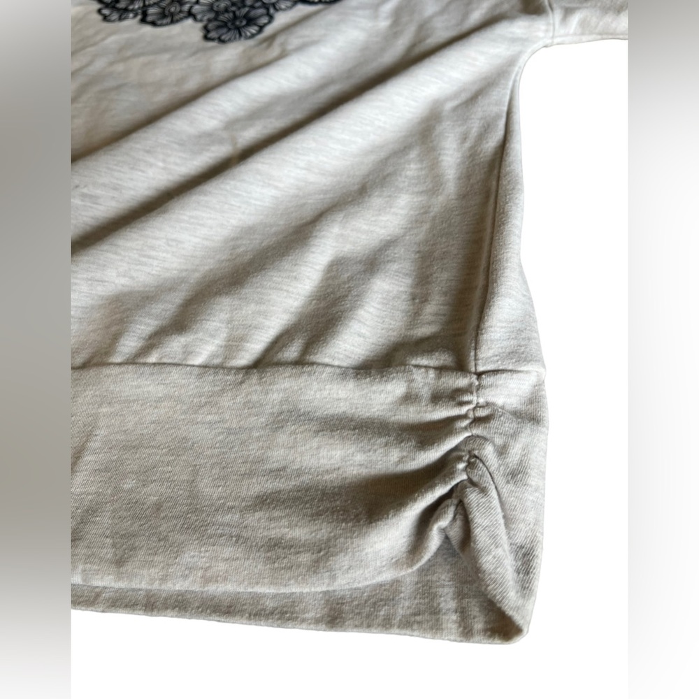 ANTHROPOLOGIE SATURDAY SUNDAY Embroidered Flower Floral Sweatshirt Top Size XS - Picture 6 of 11